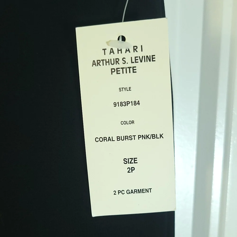 Tahari Arthur S. Levine Size 2P Black Pencil Skirt - Picture 4 of 5